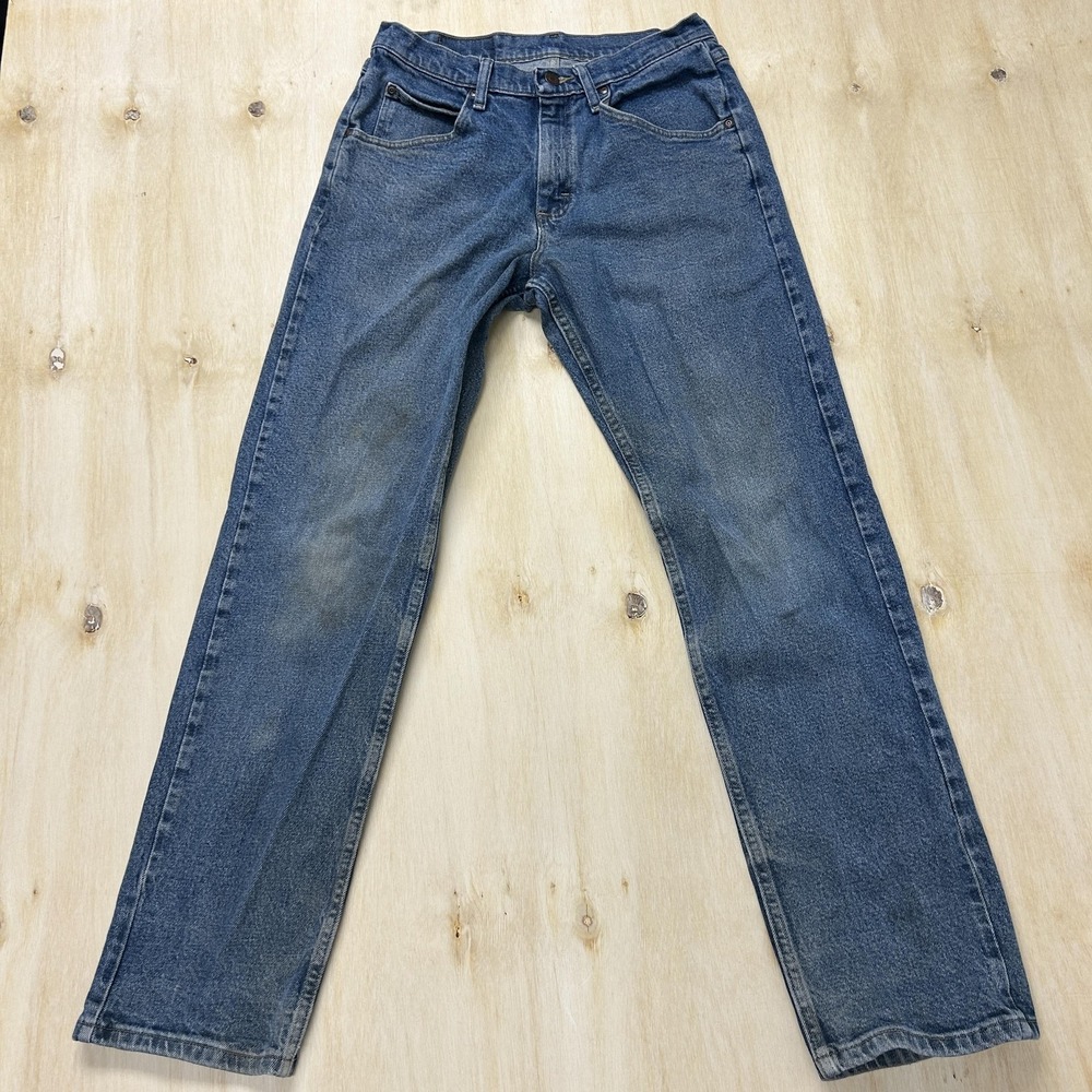Wrangler Jeans Mens 30x32 Medium Wash Blue Denim Straight Stretch 1097FXVMD